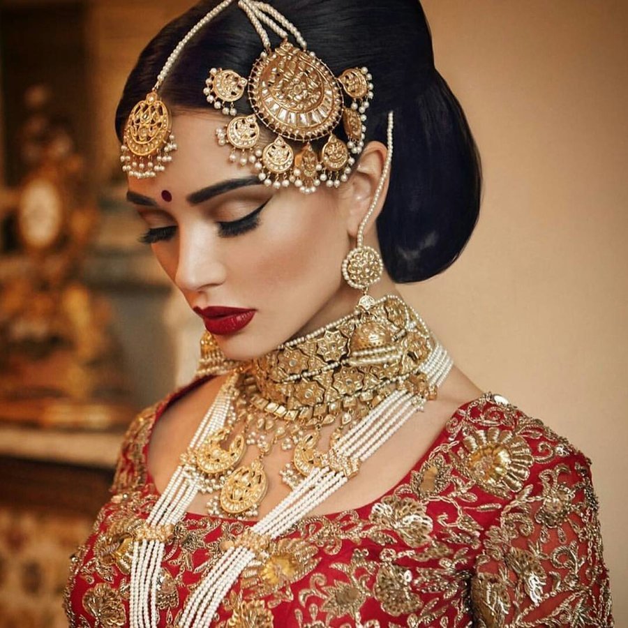 amusing collection in ✨**Be$t Tika &$ide jhoomar Hairstyle** board created  by **Haya Mai… | Pakistani bridal hairstyles, Pakistani bridal makeup,  Pakistani bridal